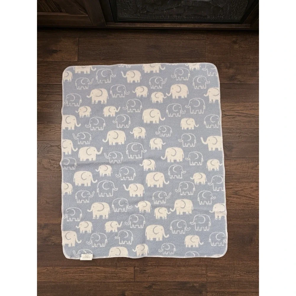 Pottery Barn Kids Blue White Elephant Baby Blanket 30x40
